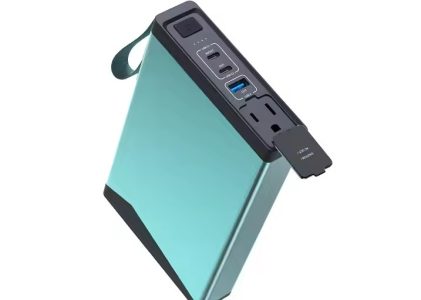 Portable Power Bank with AC Outlet 100W 30000mAh 110V 220V 100W Laptop Charger External Battery Pack Power